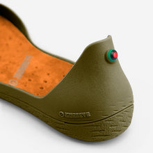 Load image into Gallery viewer, Freshoes Camo Khaki with the Suede leather insoles Amber Orange close up view
