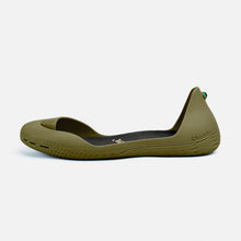 Load image into Gallery viewer, Freshoes Camo Khaki with the Waterproof insoles Black side view
