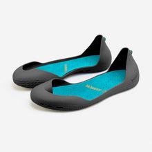 Load image into Gallery viewer, Freshoes Charcoal Grey with the Suede leather insoles Turquoise Blue perspective view
