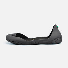 Load image into Gallery viewer, Freshoes Charcoal Grey with the Waterproof insoles Black side view
