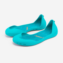 Load image into Gallery viewer, Freshoes Lagoon with the Suede leather insoles Turquoise Blue perspective view
