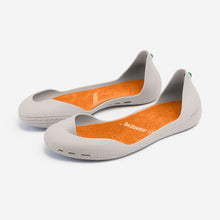 Load image into Gallery viewer, Freshoes Light Grey with the Suede leather insoles Amber Orange rear view
