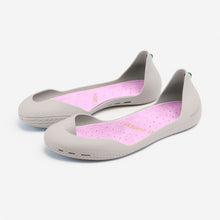 Load image into Gallery viewer, Freshoes Light Grey with the Suede leather insoles Misty Rose perspective view
