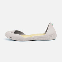 Load image into Gallery viewer, Freshoes Light Grey with the Vegan leather insoles Beige side view
