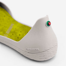Load image into Gallery viewer, Freshoes Light Grey with the Suede leather insoles Yellow Green close up view
