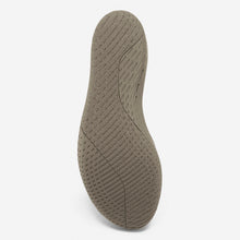 Load image into Gallery viewer, Freshoes Mastic with the Suede leather insoles bottom view
