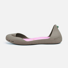Load image into Gallery viewer, Freshoes Mastic with the Suede leather insoles Misty Rose side view
