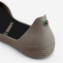 Load image into Gallery viewer, Freshoes Mastic with the Waterproof insoles Black close up view
