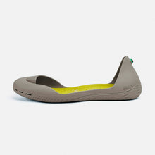 Load image into Gallery viewer, Freshoes Mastic with the Suede leather insoles Yellow Green side view

