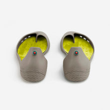Load image into Gallery viewer, Freshoes Mastic with the Suede leather insoles Yellow Green rear view
