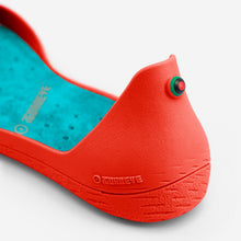 Load image into Gallery viewer, Freshoes Pepper Red with the Suede leather insoles Turquoise Blue close up view
