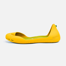Load image into Gallery viewer, Freshoes Yellow Sun with the Suede leather insoles Yellow Green side view
