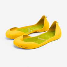 Load image into Gallery viewer, Freshoes Yellow Sun with the Suede leather insoles Yellow Green perspective view
