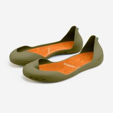Load image into Gallery viewer, Freshoes Camo Khaki with the Suede leather insoles Amber Orange perspective view

