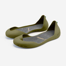 Load image into Gallery viewer, Freshoes Camo Khaki with the Suede leather insoles Ash Grey perspective view
