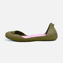 Load image into Gallery viewer, Freshoes Camo Khaki with the Suede leather insoles Misty Rose side view
