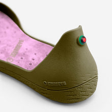 Load image into Gallery viewer, Freshoes Camo Khaki with the Suede leather insoles Misty Rose close up view
