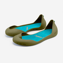 Load image into Gallery viewer, Freshoes Camo Khaki with the Suede leather insoles Turquoise Blue perspective view

