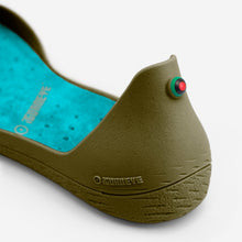Load image into Gallery viewer, Freshoes Camo Khaki with the Suede leather insoles Turquoise Blue close up view
