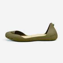 Load image into Gallery viewer, Freshoes Camo Khaki with the Vegan insoles Beige side view
