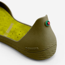 Load image into Gallery viewer, Freshoes Camo Khaki with the Suede leather insoles Yellow Green close up view
