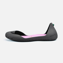Charger l&#39;image dans la galerie, Freshoes Charcoal Grey with the Suede leather insoles Misty Rose side view
