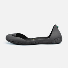 Charger l&#39;image dans la galerie, Freshoes Charcoal Grey with the Vegan insoles Black side view
