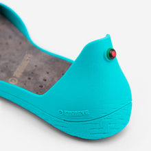 Load image into Gallery viewer, Freshoes Lagoon with the Suede leather insoles Ash Grey close up view
