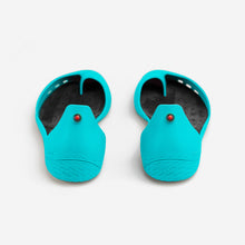 Load image into Gallery viewer, Freshoes Lagoon with the Vegan insoles Black rear view
