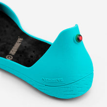 Load image into Gallery viewer, Freshoes Lagoon with the Vegan insoles Black close up view
