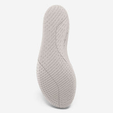Load image into Gallery viewer, Freshoes Light Grey with the Suede leather insoles bottom view
