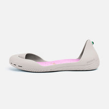 Load image into Gallery viewer, Freshoes Light Grey with the Suede leather insoles Misty Rose side view

