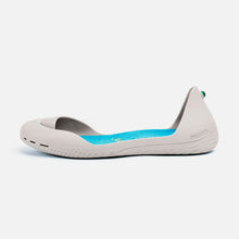 Load image into Gallery viewer, Freshoes Light Grey with the Suede leather insoles Turquoise Blue side view
