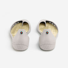 Load image into Gallery viewer, Freshoes Light Grey with the Vegan leather insoles Beige rear view
