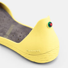 Load image into Gallery viewer, Freshoes Light Yellow (Vintage color-Limited stock)
