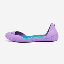 Load image into Gallery viewer, Freshoes Lilas with the Suede leather insoles Turquoise Blue side view
