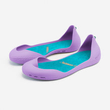 Load image into Gallery viewer, Freshoes Lilas with the Suede leather insoles Turquoise Blue perspective view

