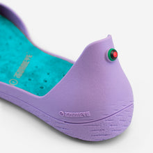 Load image into Gallery viewer, Freshoes Lilas with the Suede leather insoles Turquoise Blue close up view
