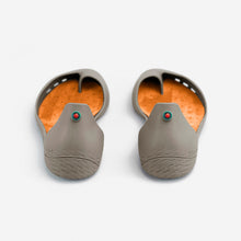 Load image into Gallery viewer, Freshoes Mastic with the Suede leather insoles Amber Orange rear view

