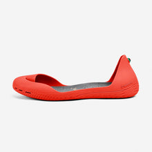 Load image into Gallery viewer, Freshoes Pepper Red with the Suede leather insoles Ash Grey side view
