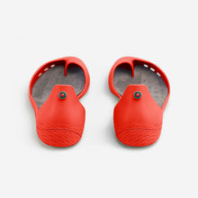Load image into Gallery viewer, Freshoes Pepper Red with the Suede leather insoles Ash Grey rear view
