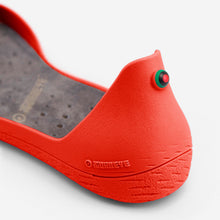 Load image into Gallery viewer, Freshoes Pepper Red with the Suede leather insoles Ash Grey close up view
