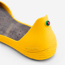 Load image into Gallery viewer, Freshoes Yellow Sun with the Suede leather insoles Ash Grey close up view
