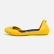 Load image into Gallery viewer, Freshoes Yellow Sun with the Vegan insoles Black side view
