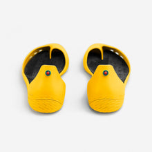 Load image into Gallery viewer, Freshoes Yellow Sun with the Vegan insoles Black rear view
